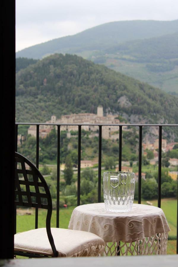 Il Castello Sul Lago Arrone Exterior photo